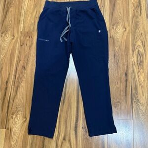 Figs Women’s Navy scrub high waisted pants petite